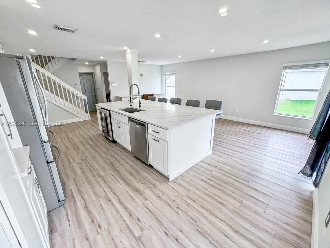 1015 NW 125th Ter , Sunrise, FL 33323 Photo