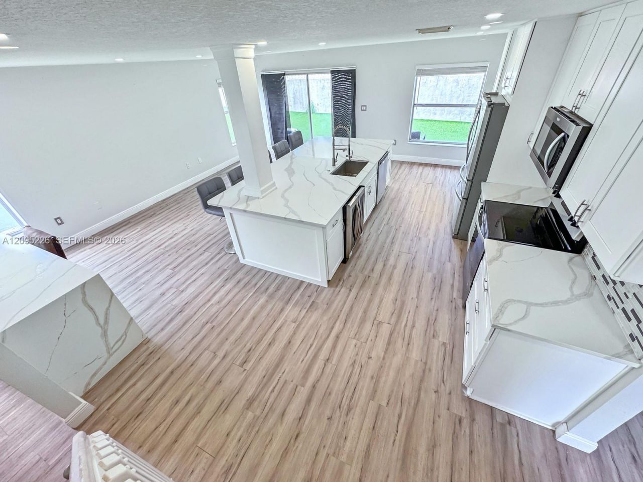 1015 NW 125th Ter , Sunrise, FL 33323 Photo