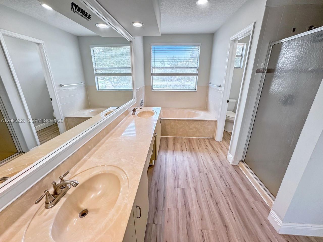 1015 NW 125th Ter , Sunrise, FL 33323 Photo
