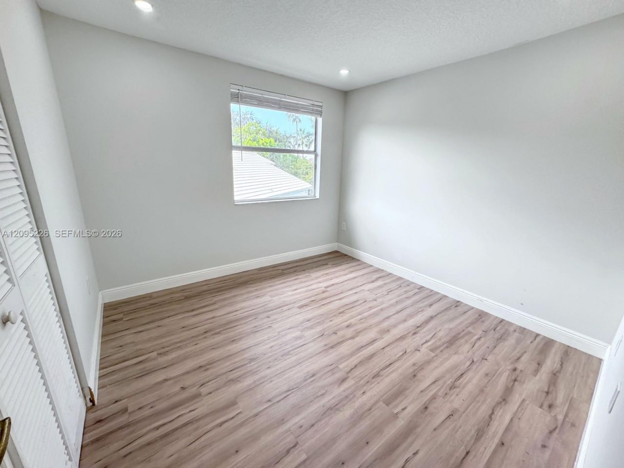 1015 NW 125th Ter , Sunrise, FL 33323 Photo