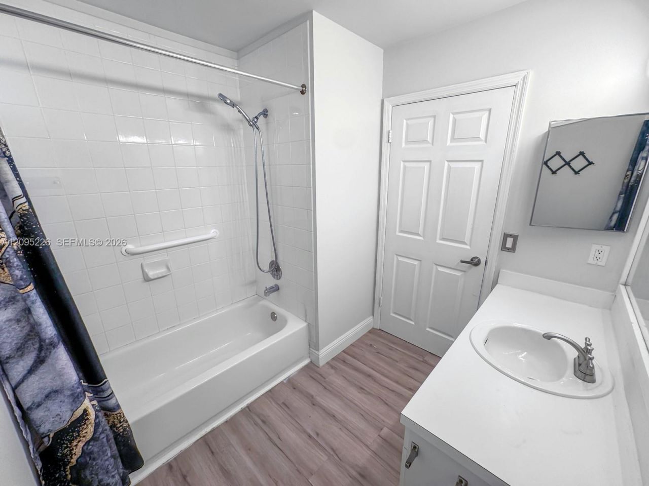 1015 NW 125th Ter , Sunrise, FL 33323 Photo