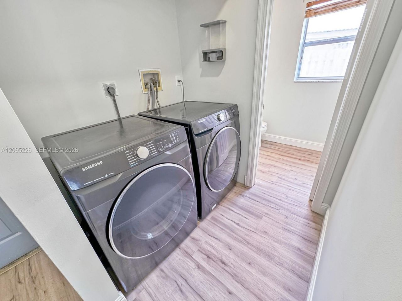 1015 NW 125th Ter , Sunrise, FL 33323 Photo