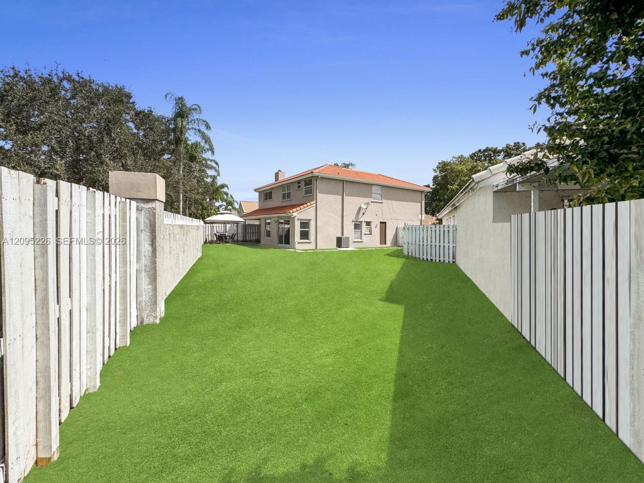 1015 NW 125th Ter , Sunrise, FL 33323 Photo
