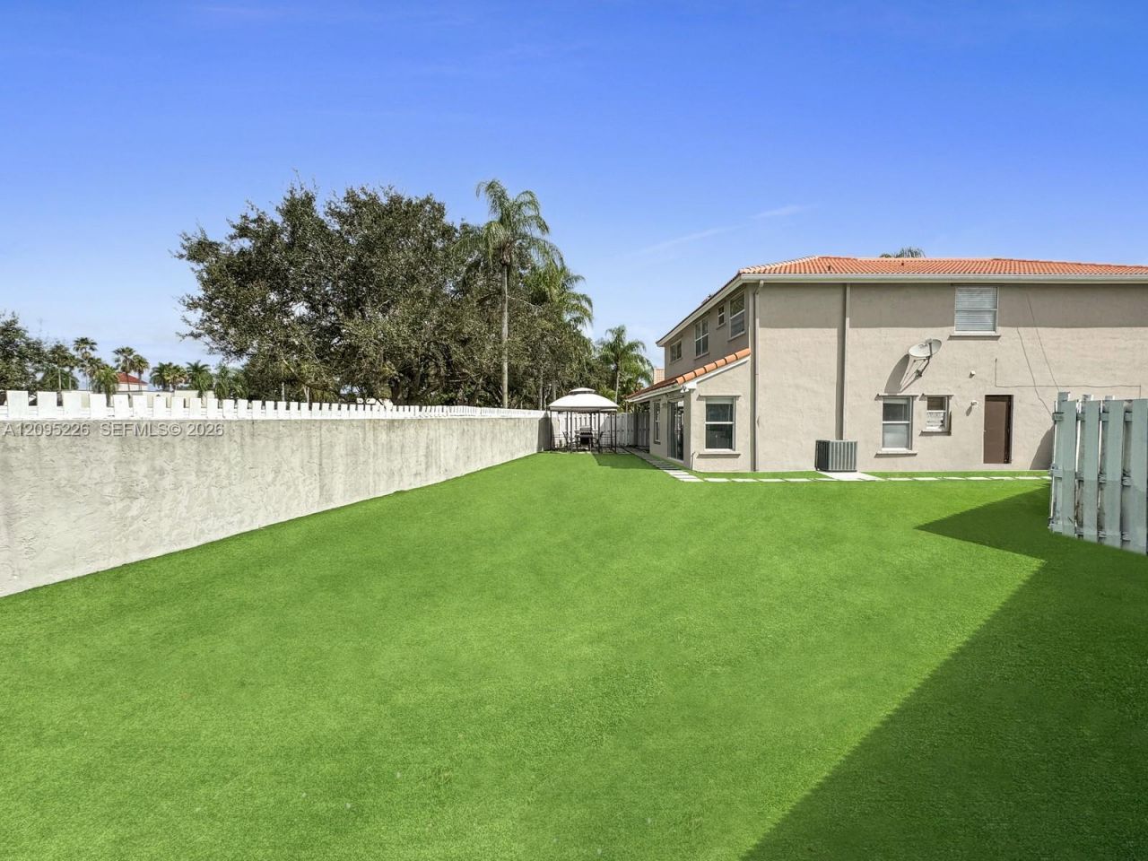 1015 NW 125th Ter , Sunrise, FL 33323 Photo