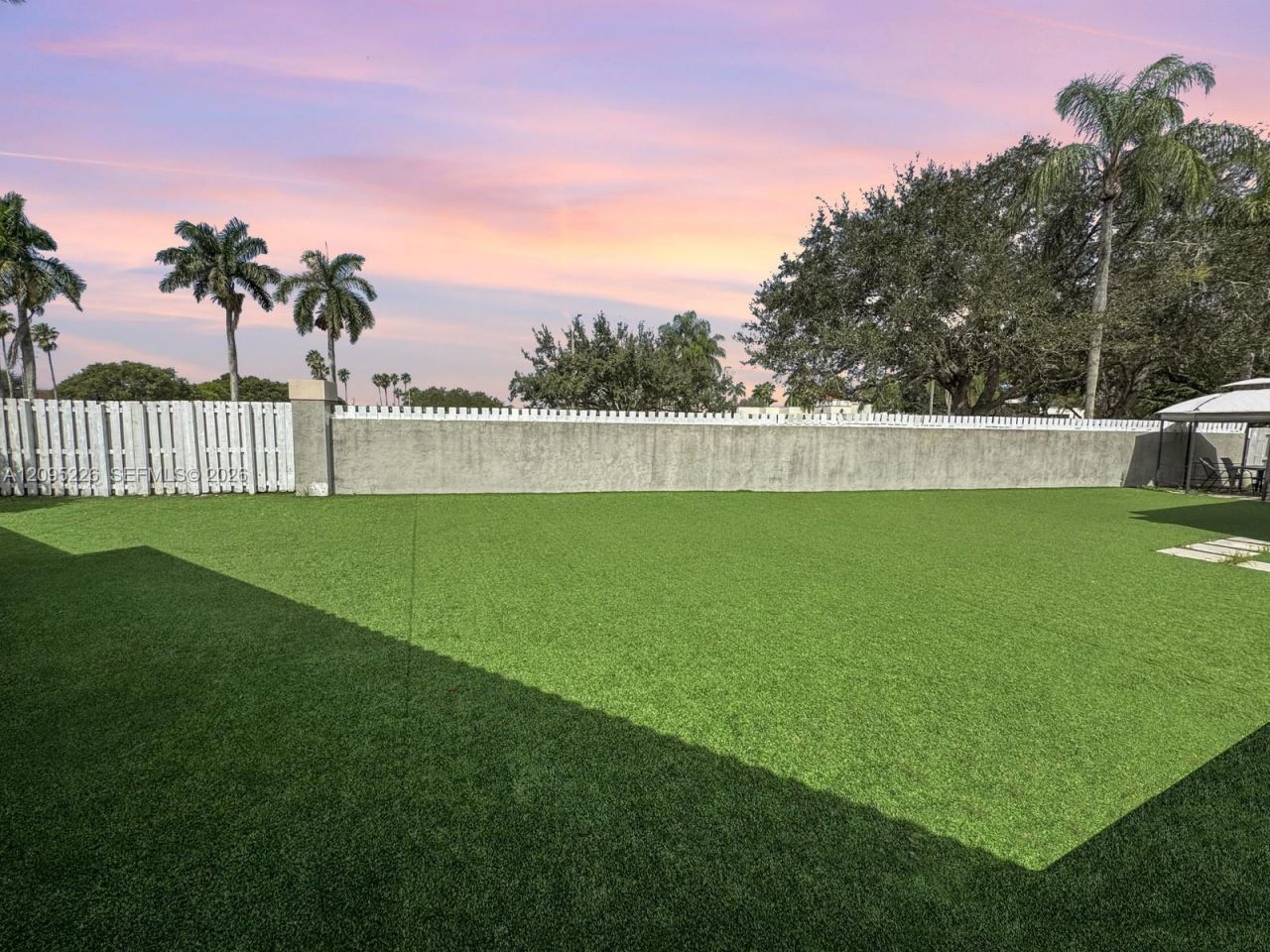 1015 NW 125th Ter , Sunrise, FL 33323 Photo