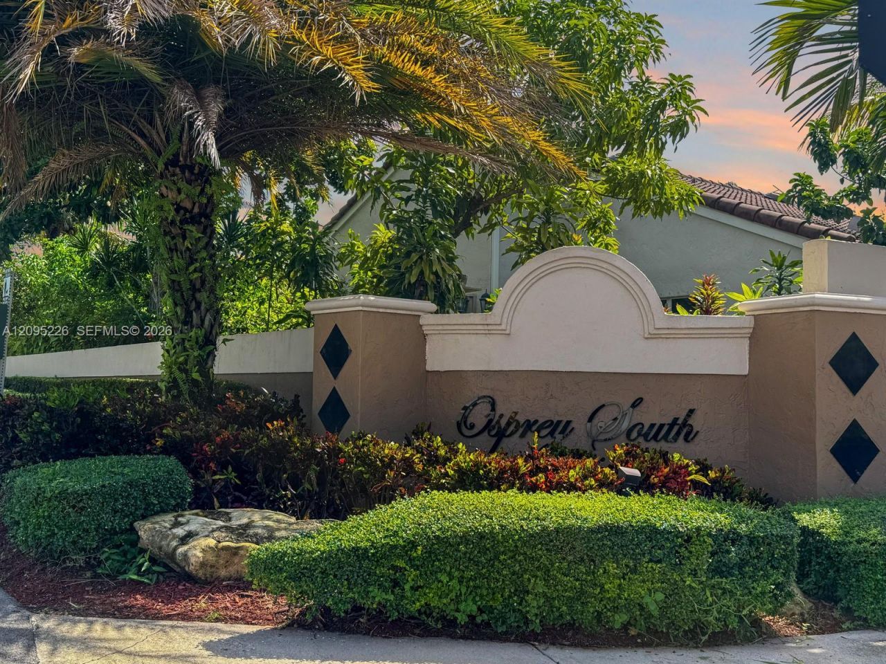 1015 NW 125th Ter , Sunrise, FL 33323 Photo