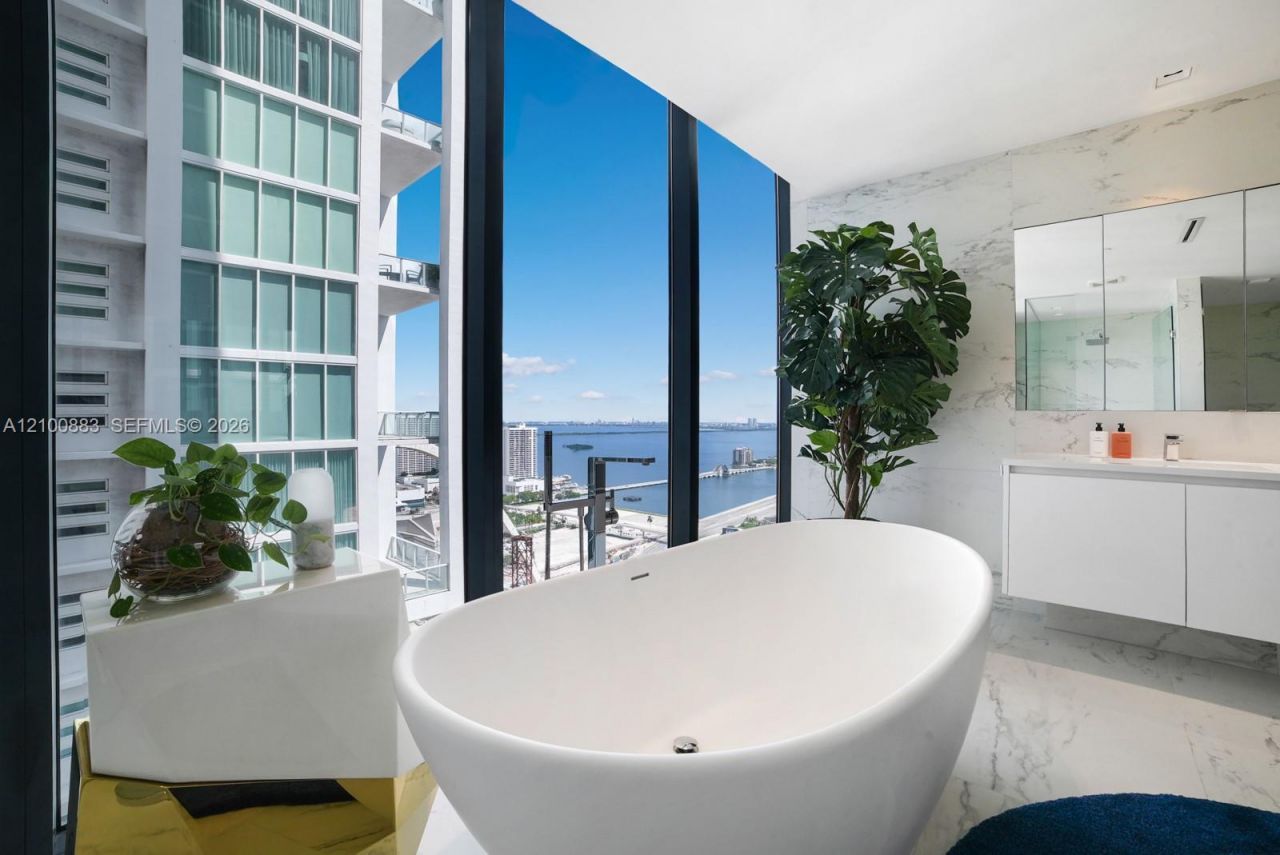 1000 Biscayne Blvd , Unit 3302, Miami, FL 33132 Photo
