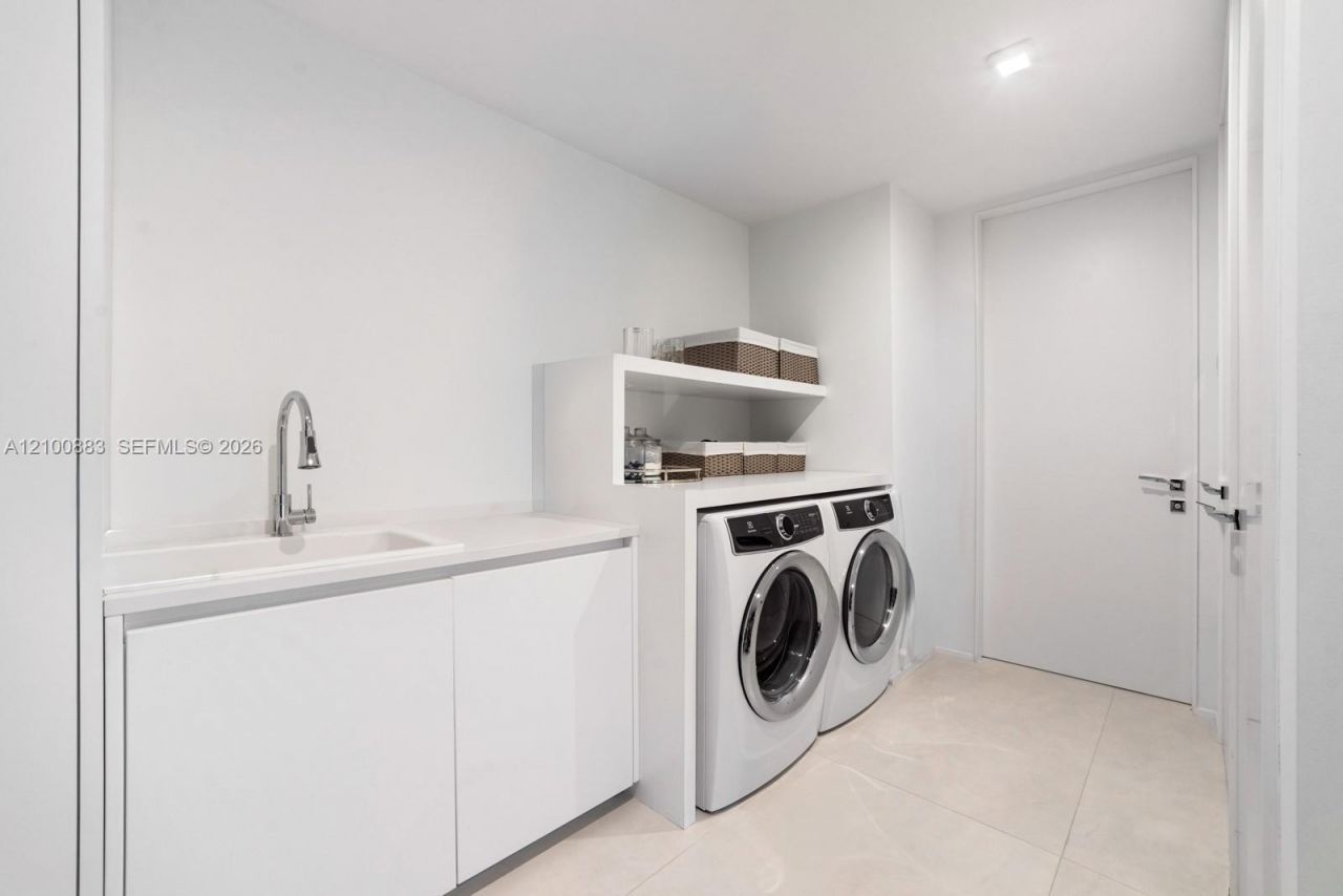 1000 Biscayne Blvd , Unit 3302, Miami, FL 33132 Photo
