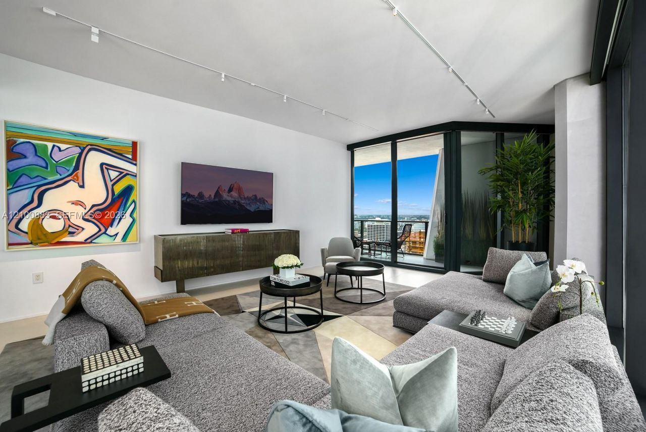 1000 Biscayne Blvd , Unit 3302, Miami, FL 33132 Photo