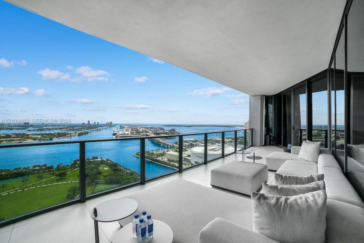 1000 Biscayne Blvd , Unit 3302, Miami, FL 33132 Photo
