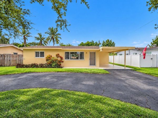 5031 SW 94th Ter, Cooper City, FL 33328