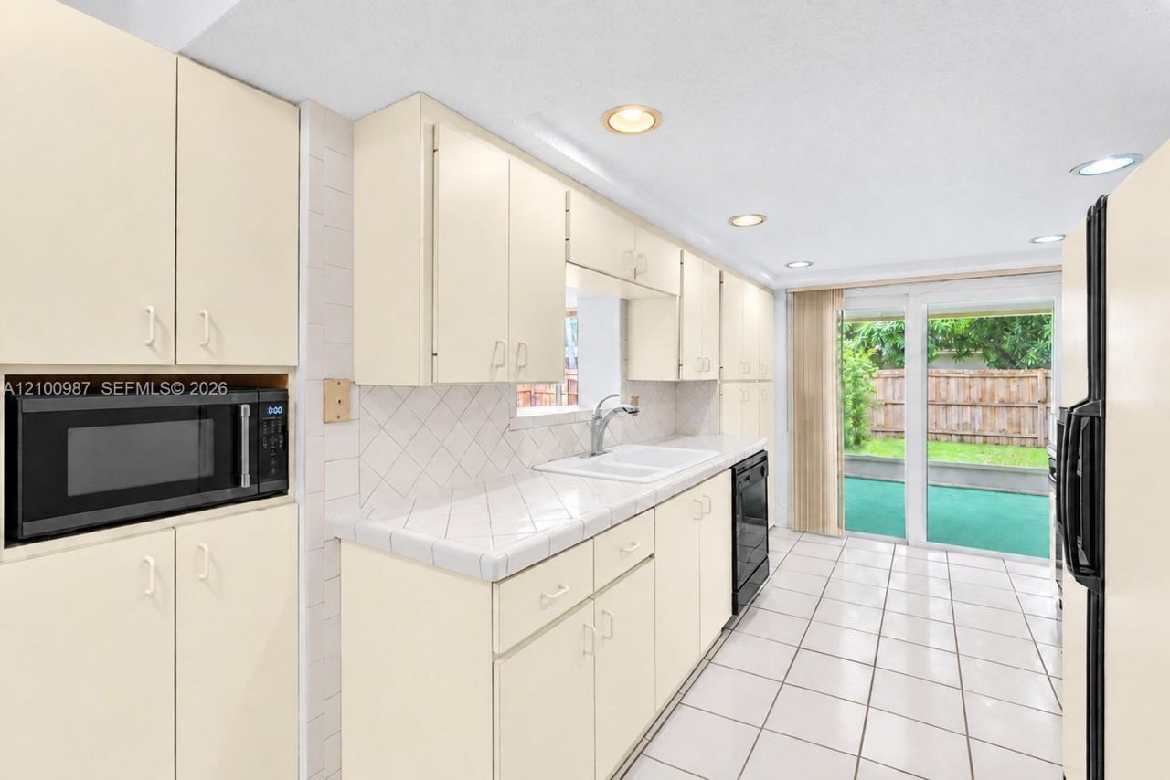 5031 SW 94th Ter, Cooper City, FL 33328 Photo