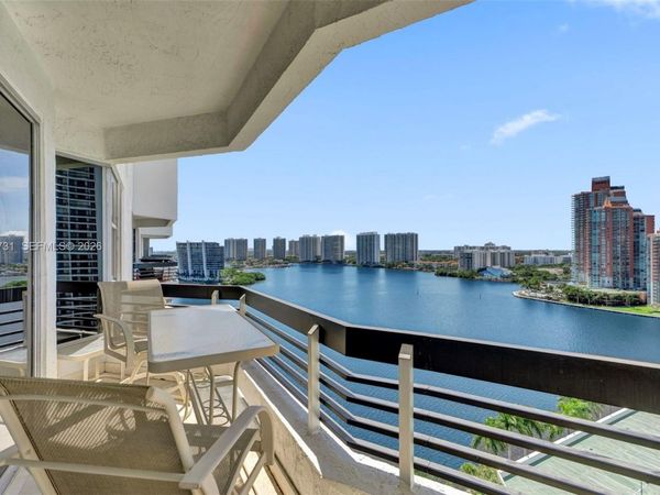 3600 Mystic Pointe Dr , Unit PH3, Aventura, FL 33180