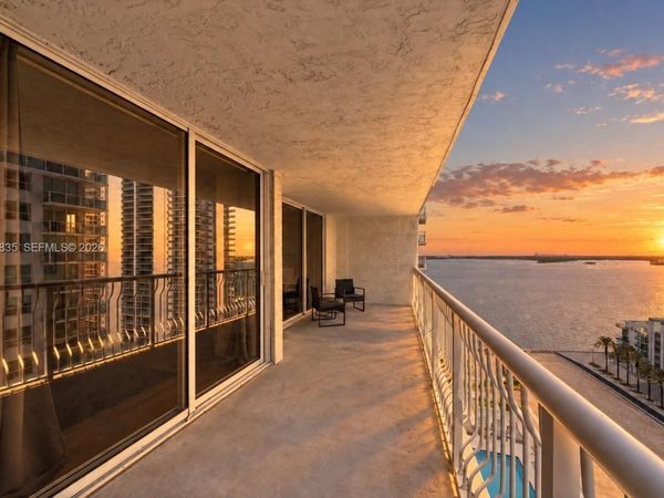 1200 Brickell Bay Dr , Unit 1907, Miami, FL 33131