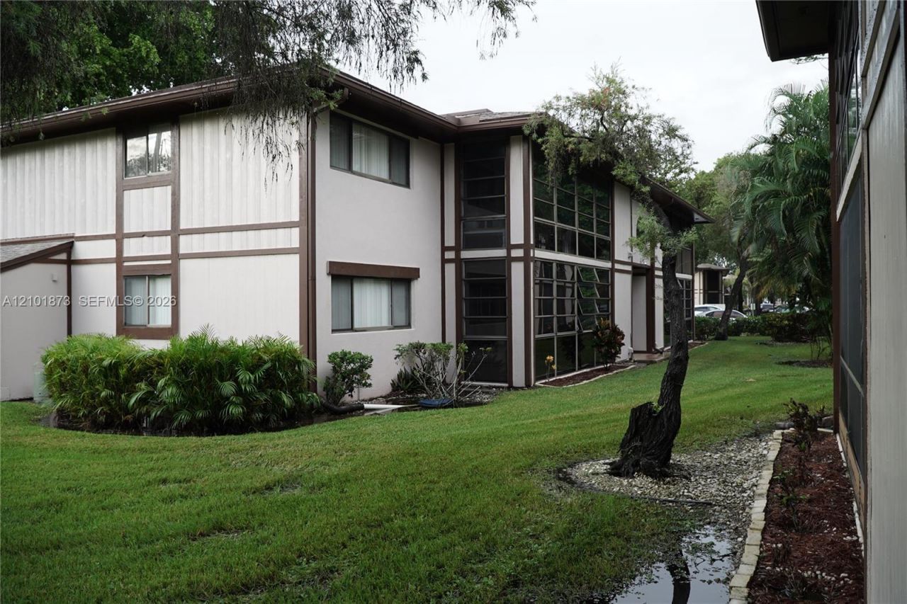 9938 S Belfort Cir, Unit 103, Tamarac, FL 33321 Photo