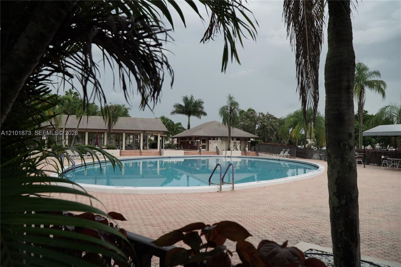 9938 S Belfort Cir, Unit 103, Tamarac, FL 33321 Photo