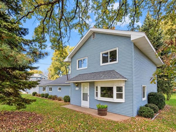 5592 LAKE ROAD, Oshkosh, WI 54902