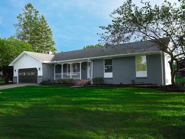982 Artdale Drive, White Lake, MI 48383