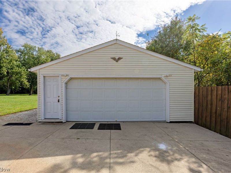 9975 Silvercreek Road, Wadsworth, OH 44281 Photo 4