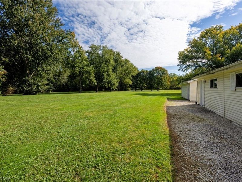 9975 Silvercreek Road, Wadsworth, OH 44281 Photo 5