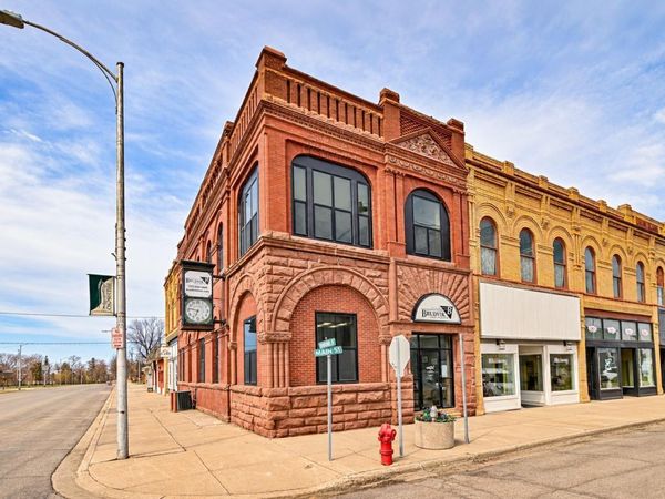 1 N Main Street, Hillsboro, ND 58045