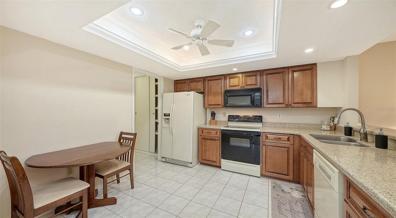 4207 Bowling Green Circle, Sarasota, FL 34233 Photo