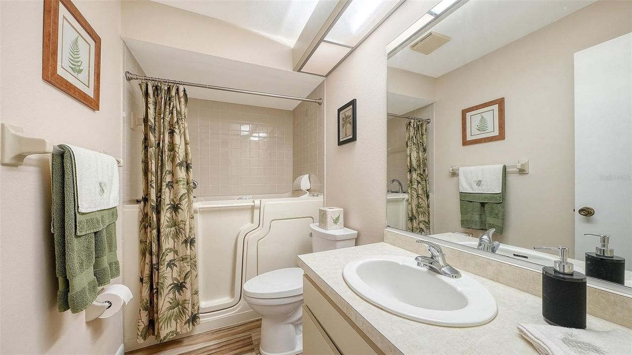 4207 Bowling Green Circle, Sarasota, FL 34233 Photo