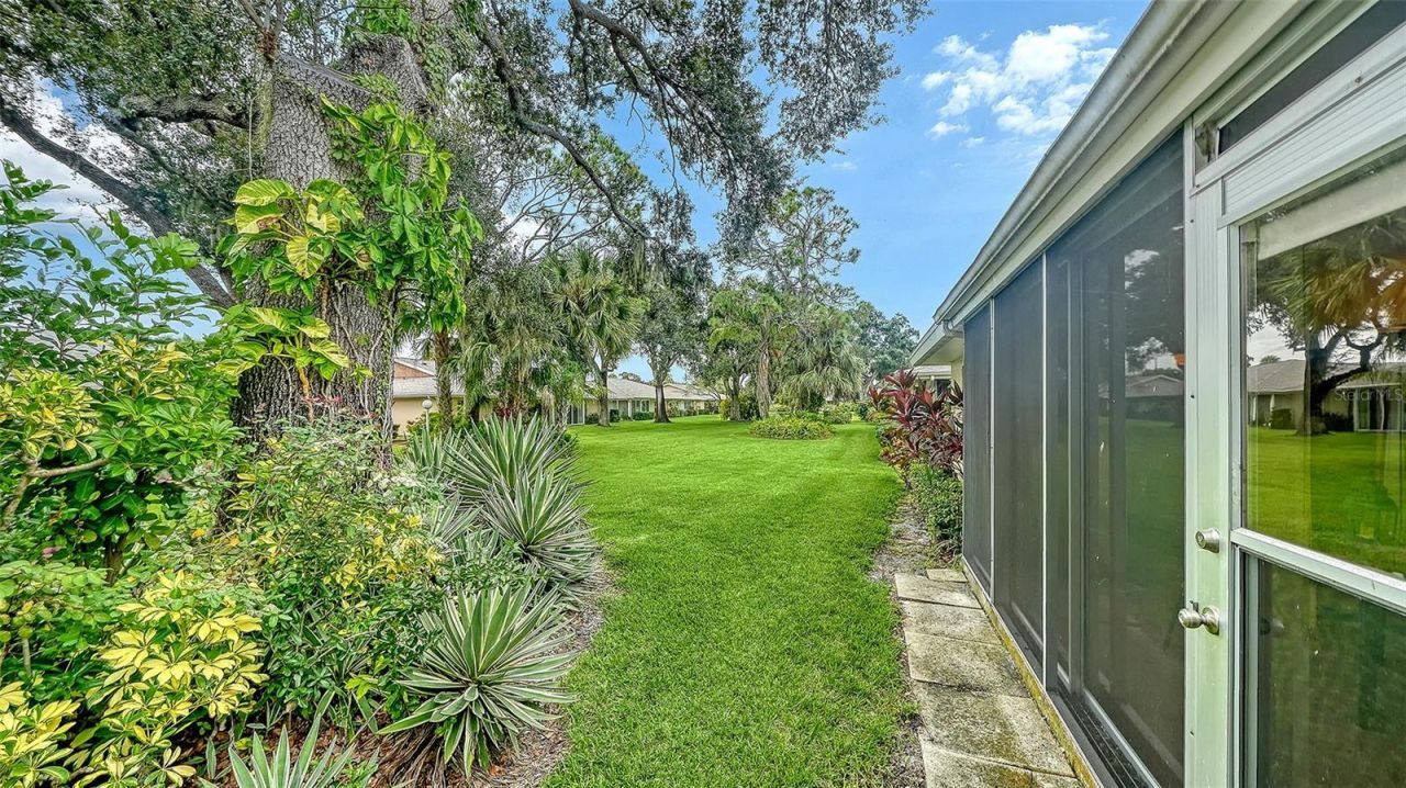 4207 Bowling Green Circle, Sarasota, FL 34233 Photo