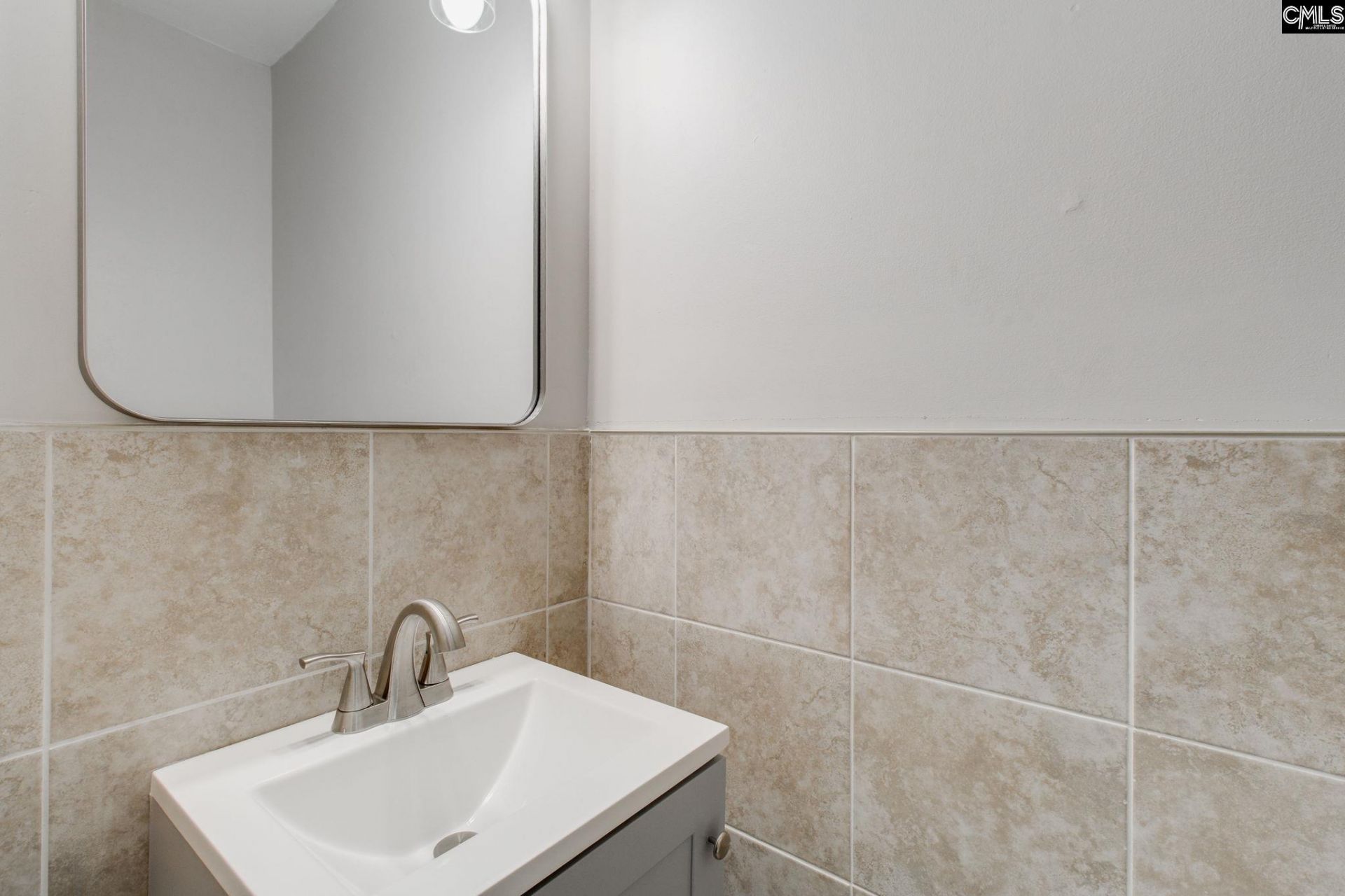 925 Airport Boulevard Photo 15
