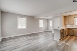 925 Airport Boulevard photo 4