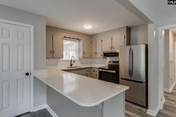925 Airport Boulevard photo 4