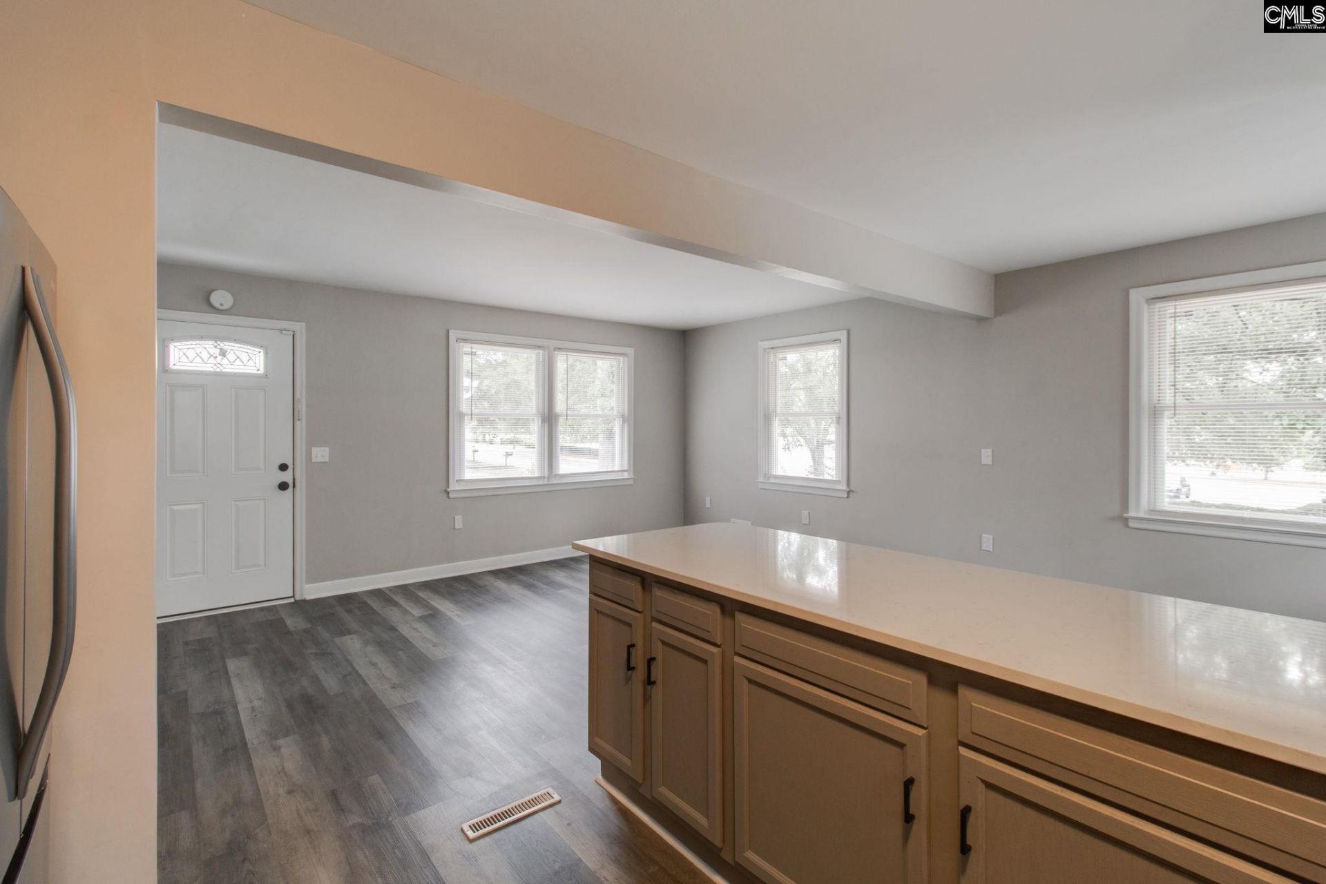 925 Airport Boulevard Photo 7