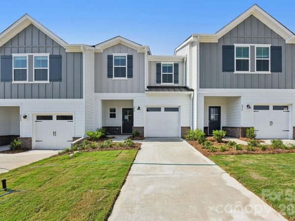 8009 Hidden Springs Trail , Charlotte, NC 28216