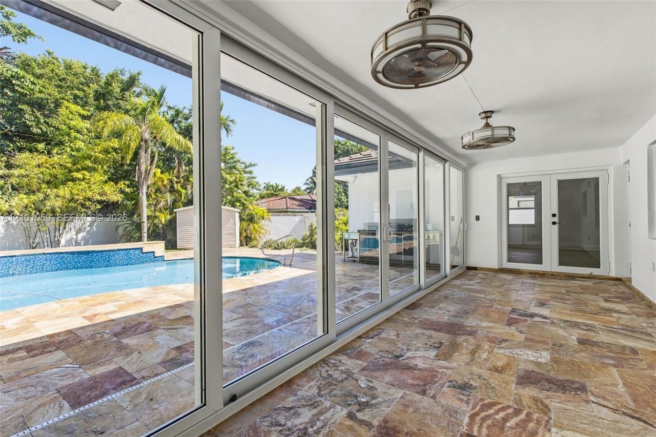 6421 Miller Dr , South Miami, FL 33155 Photo