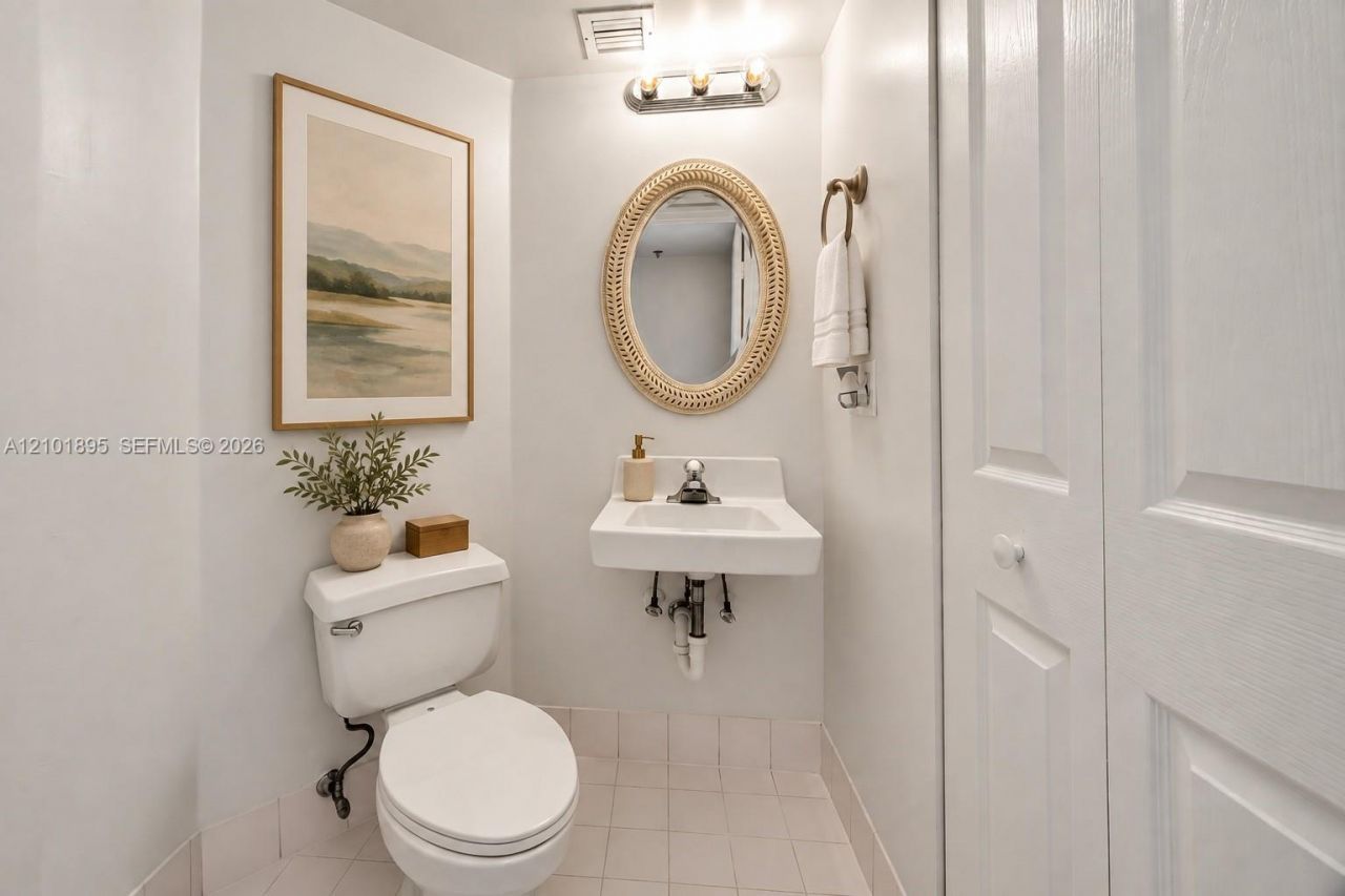 2351 Douglas Rd, Unit PH1310, Miami, FL 33145 Photo