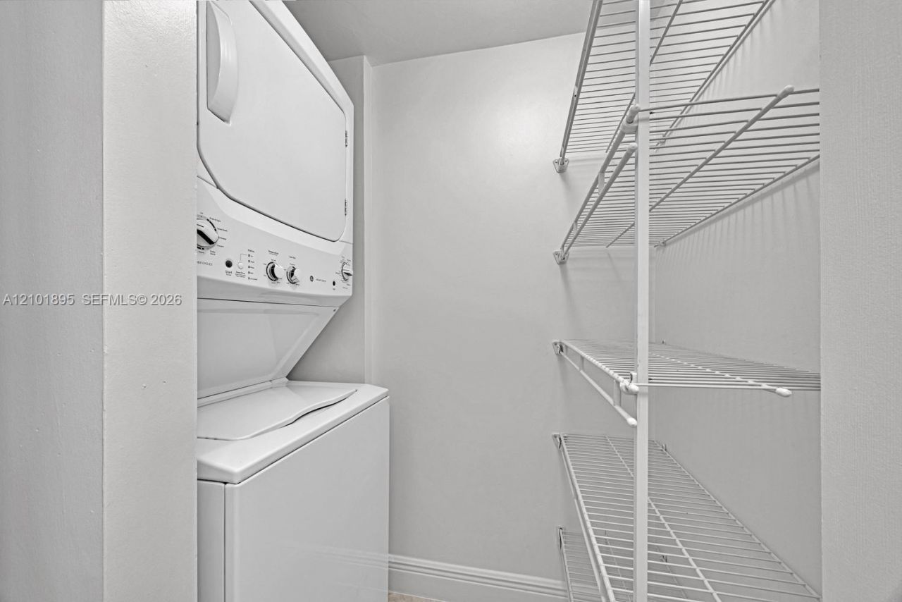 2351 Douglas Rd, Unit PH1310, Miami, FL 33145 Photo