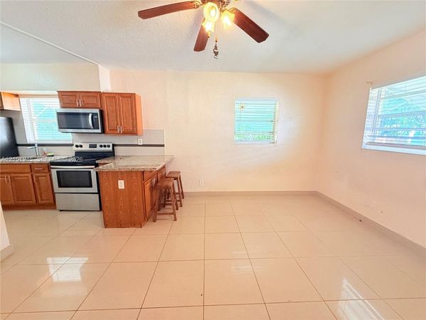 326 NE 6th St , Unit 3, Hallandale Beach, FL 33009