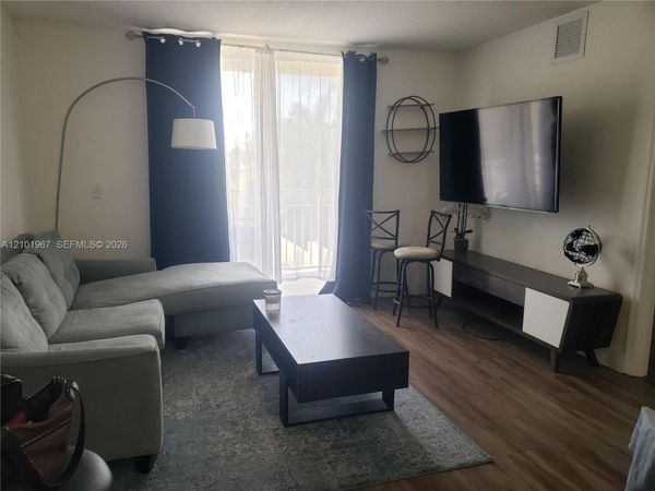 816 NW 11th St , Unit 407, Miami, FL 33136