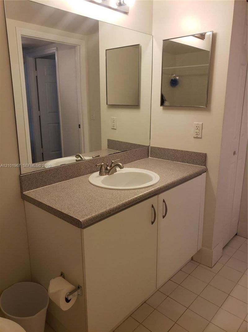 816 NW 11th St , Unit 407, Miami, FL 33136 Photo
