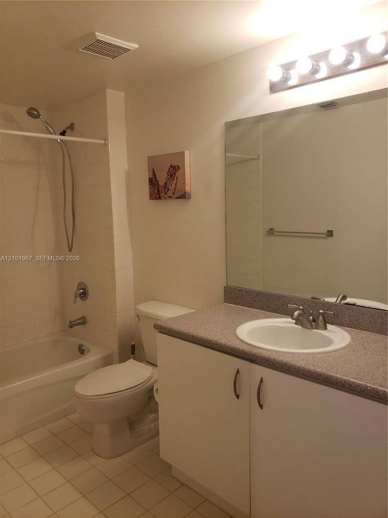 816 NW 11th St , Unit 407, Miami, FL 33136 Photo