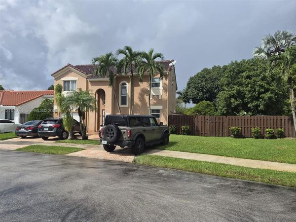 15351 SW 43rd Ter , Miami, FL 33185