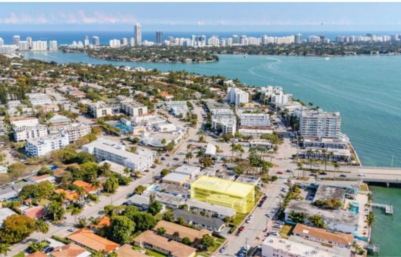 2125 Bay Dr , Miami Beach, FL 33141 Photo