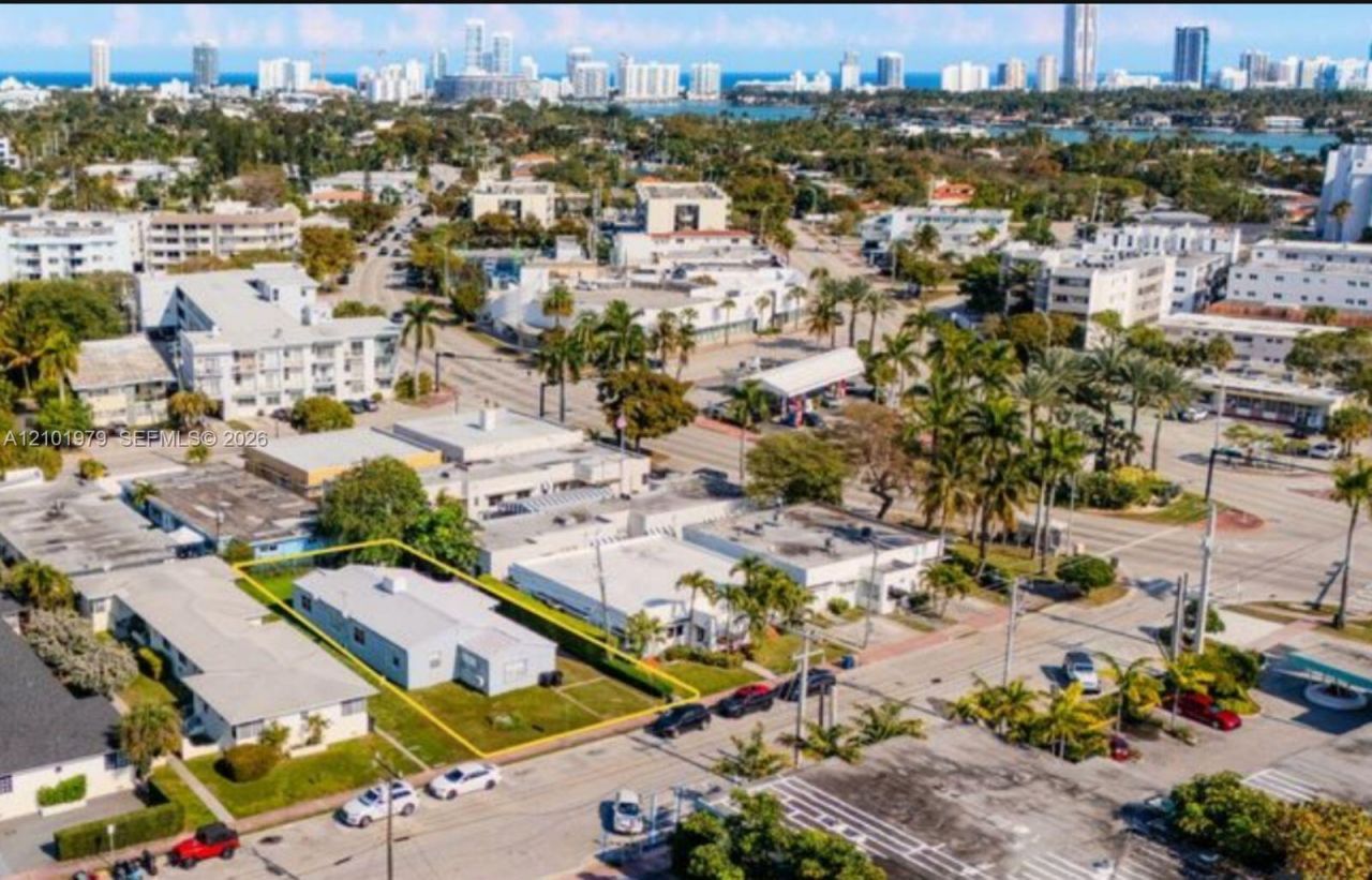 2125 Bay Dr , Miami Beach, FL 33141 Photo
