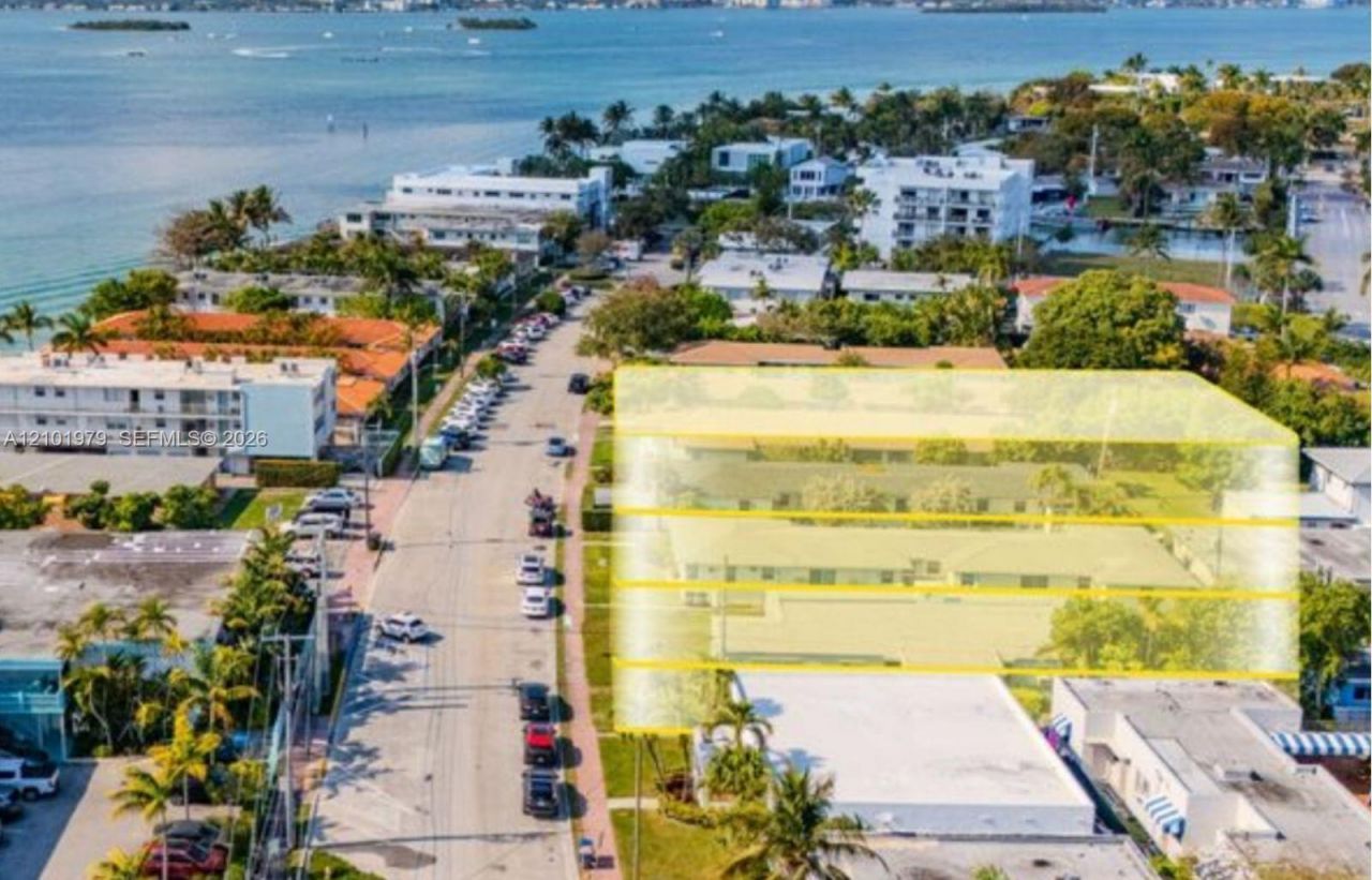 2125 Bay Dr , Miami Beach, FL 33141 Photo