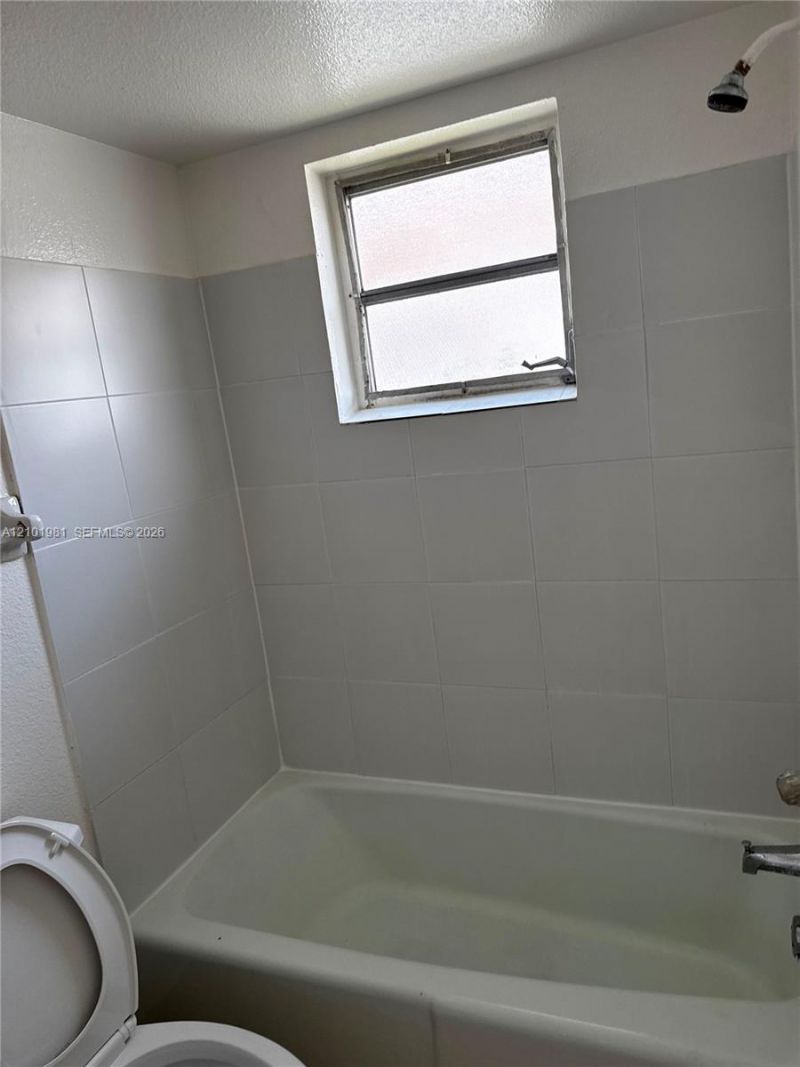 241 SE 9th Ave , Unit 203, Pompano Beach, FL 33060 Photo