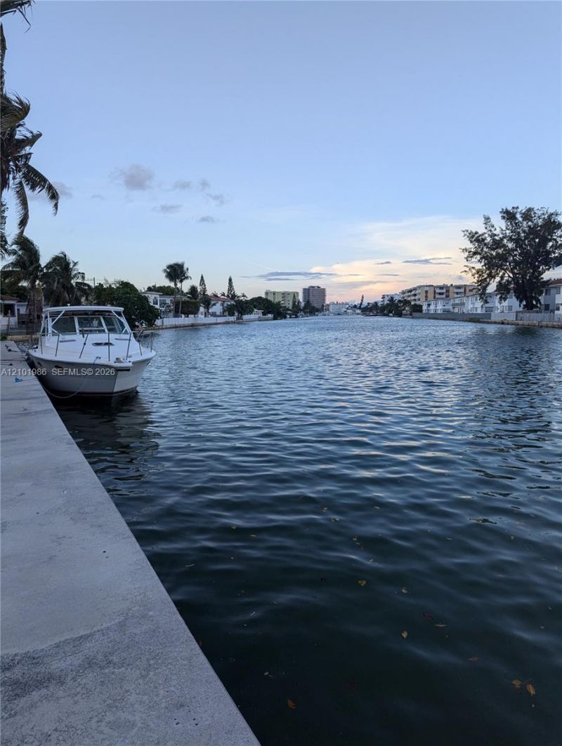 7741 Hawthorne Ave, Miami Beach, FL 33141 Photo