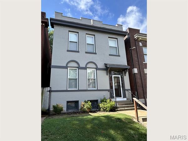 3648 Russell Boulevard, St Louis, MO 63110