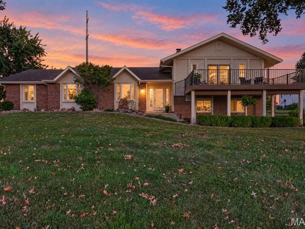12 Guyenne Drive, Lake St Louis, MO 63367