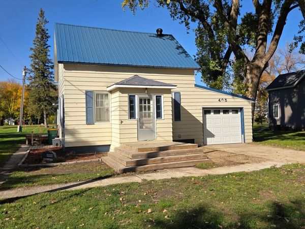 405 1st Avenue E, Abercrombie, ND 58001