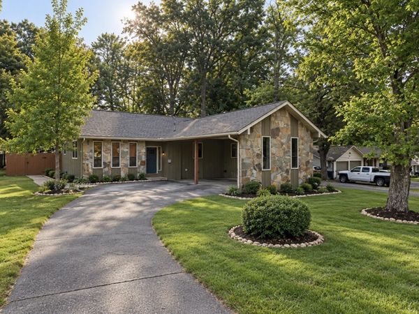 311 Poplar St , Sevierville, TN 37862